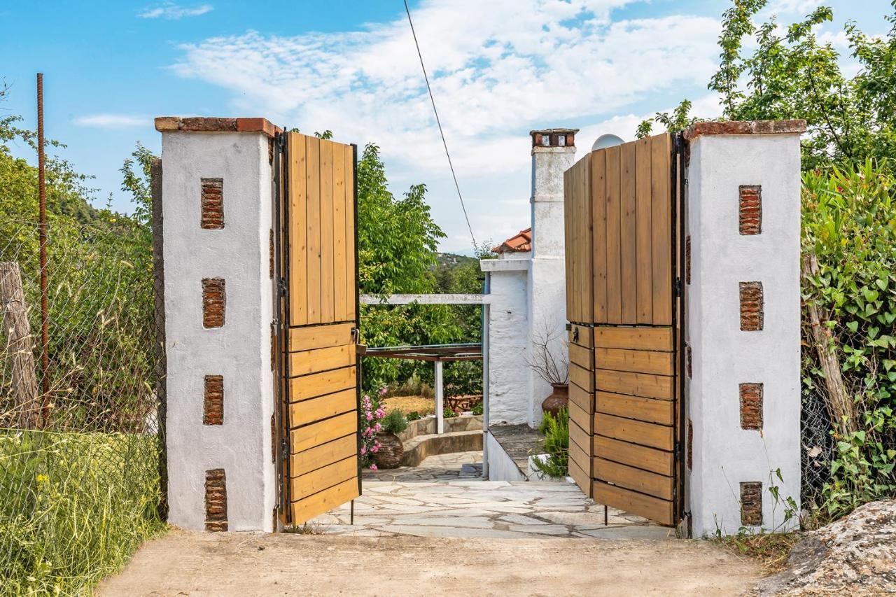 La Belle Merle Panormos  Bagian luar foto