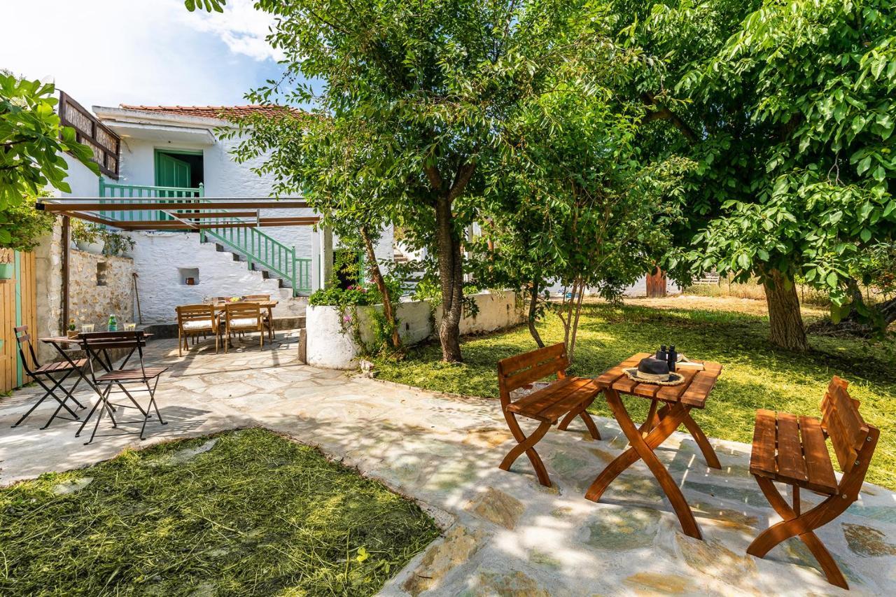 La Belle Merle Panormos  Bagian luar foto